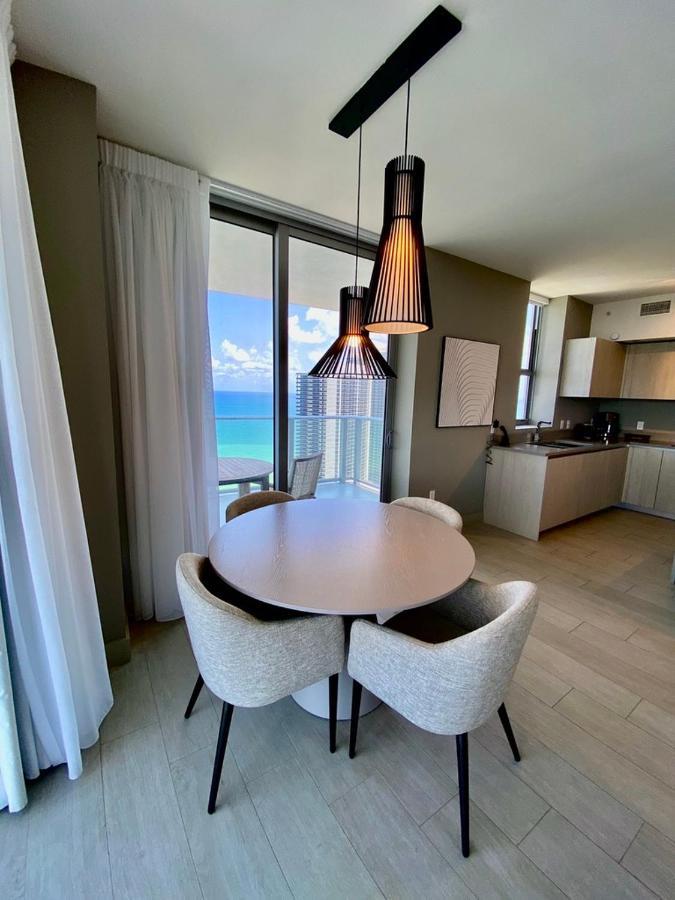 Luxury Condo With Jacuzzi And Amenities Голлівуд Екстер'єр фото